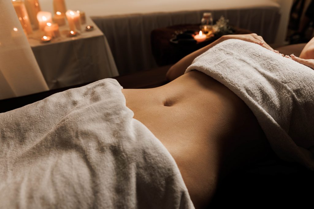 Bộ ảnh massage tại Karisma Spa của Nhiếp ảnh Hồng Bùi